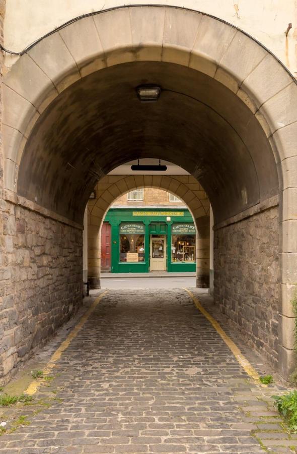 Guestready - Elegant 2Br Period Flat In Oldtown Apartment Edinburgh Bagian luar foto